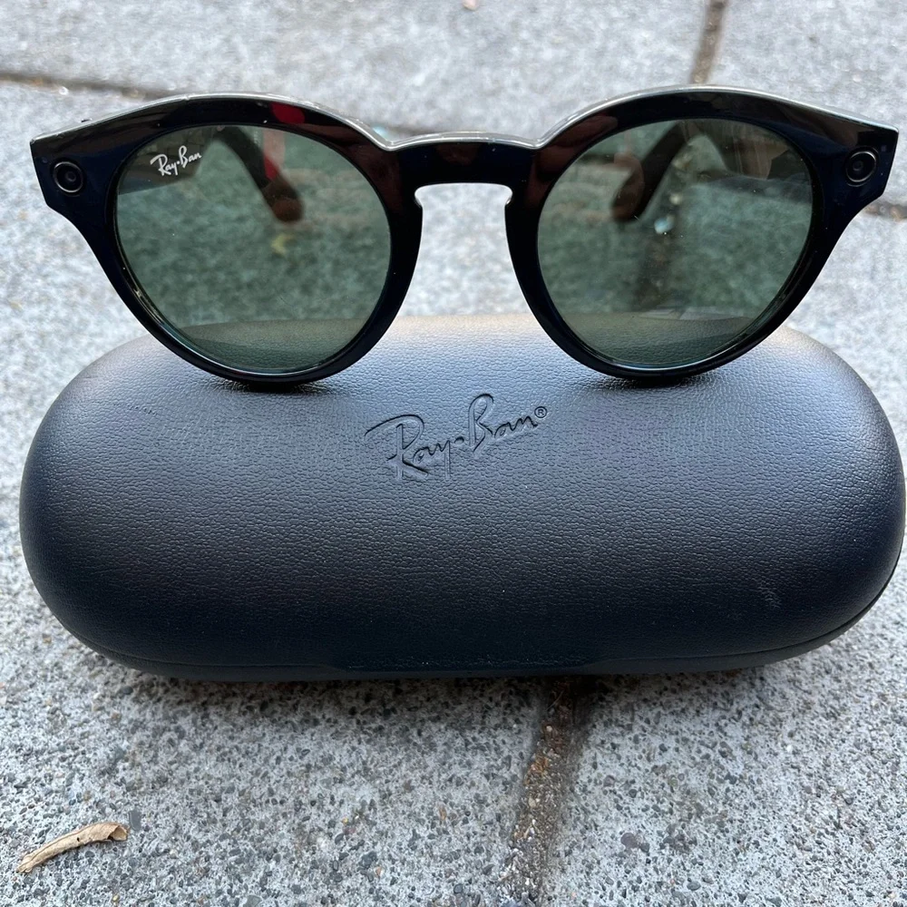RayBan’s smart glasses